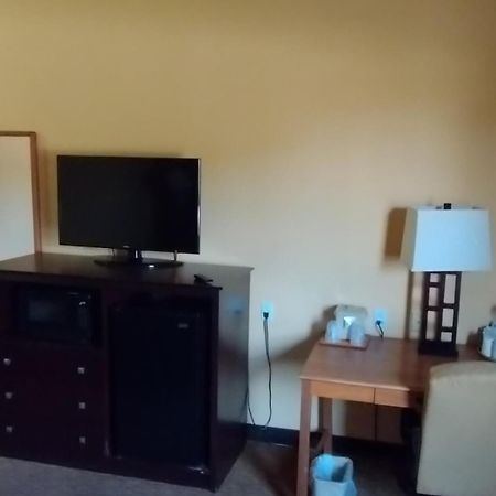 Shary Inn And Suites Мишън Екстериор снимка