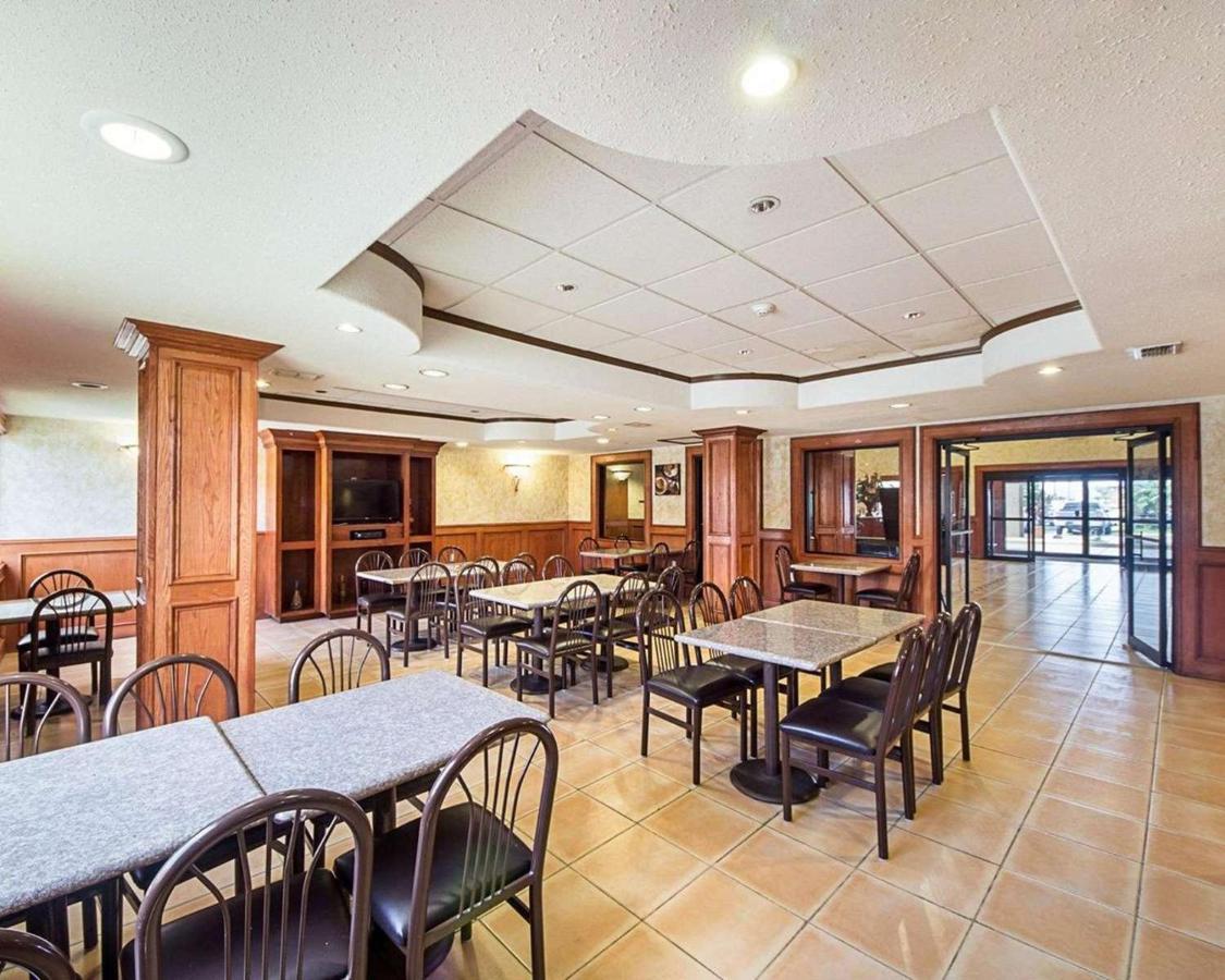 Shary Inn And Suites Мишън Екстериор снимка