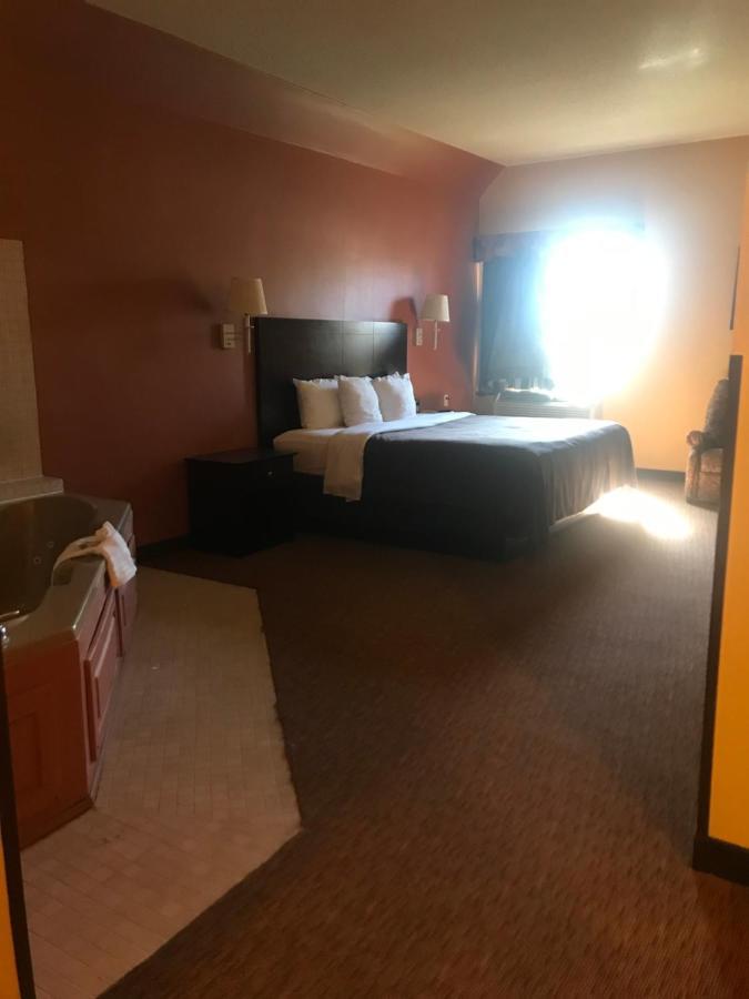 Shary Inn And Suites Мишън Екстериор снимка