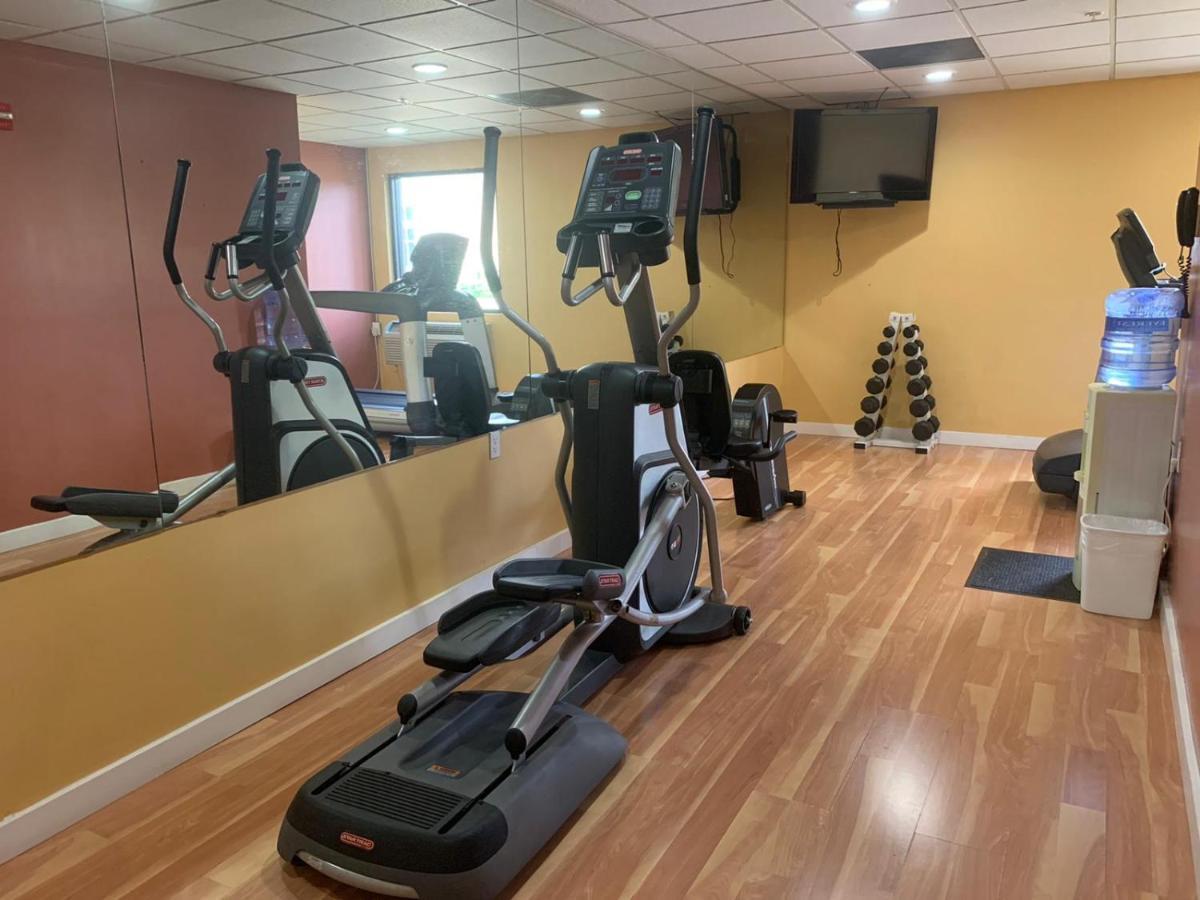 Shary Inn And Suites Мишън Екстериор снимка
