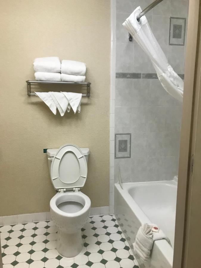 Shary Inn And Suites Мишън Стая снимка