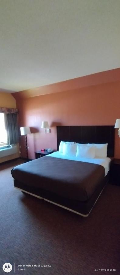 Shary Inn And Suites Мишън Екстериор снимка